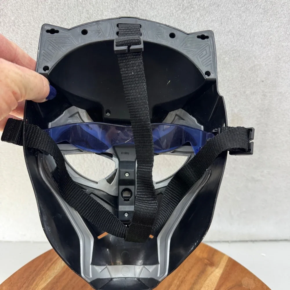 Marvel Black Panther Vibranium Power FX Mask Pulsating Light‎ Effects Hasbro